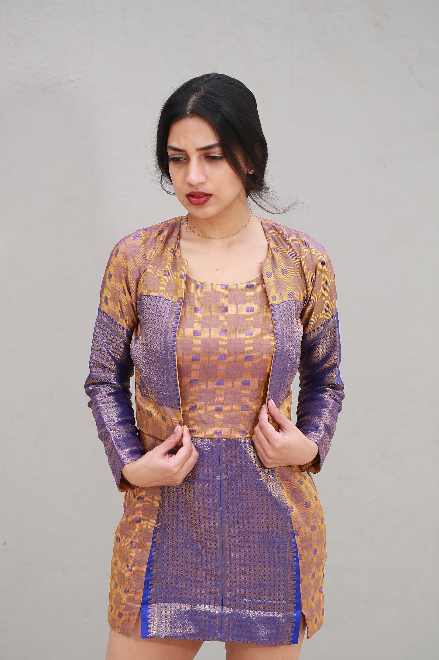 Cropped Full-Sleeve Blazer With Zari Embroidery